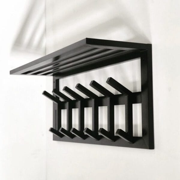 вешалка настенна металлическая