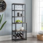 Стеллаж с подставкой для вина.