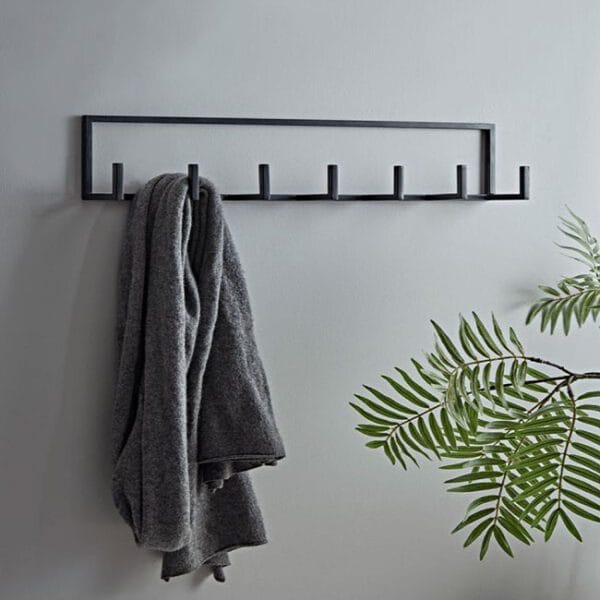 вешалка настенна металлическая